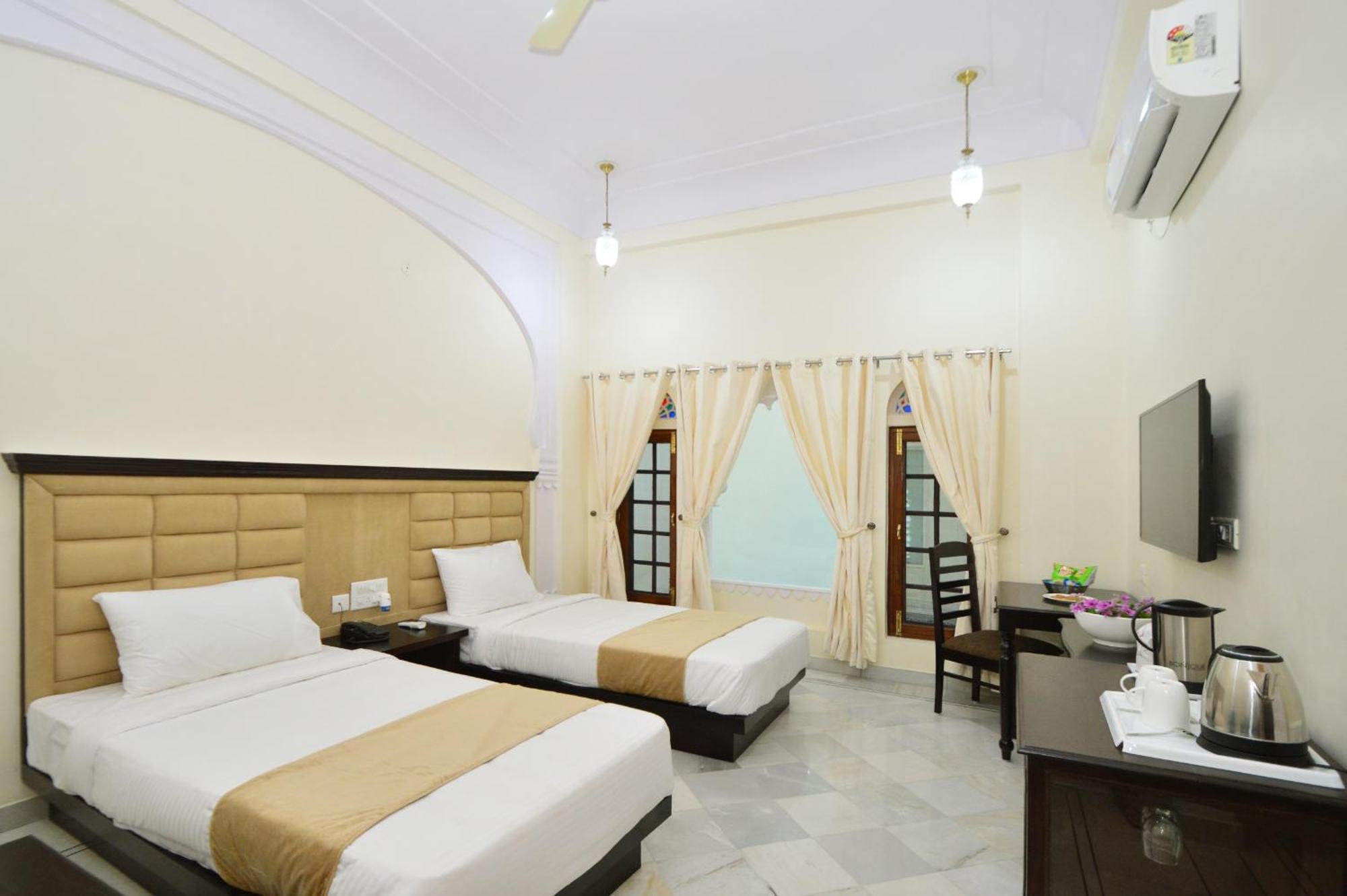 Aaram Baagh Agra Hotel ภายนอก รูปภาพ